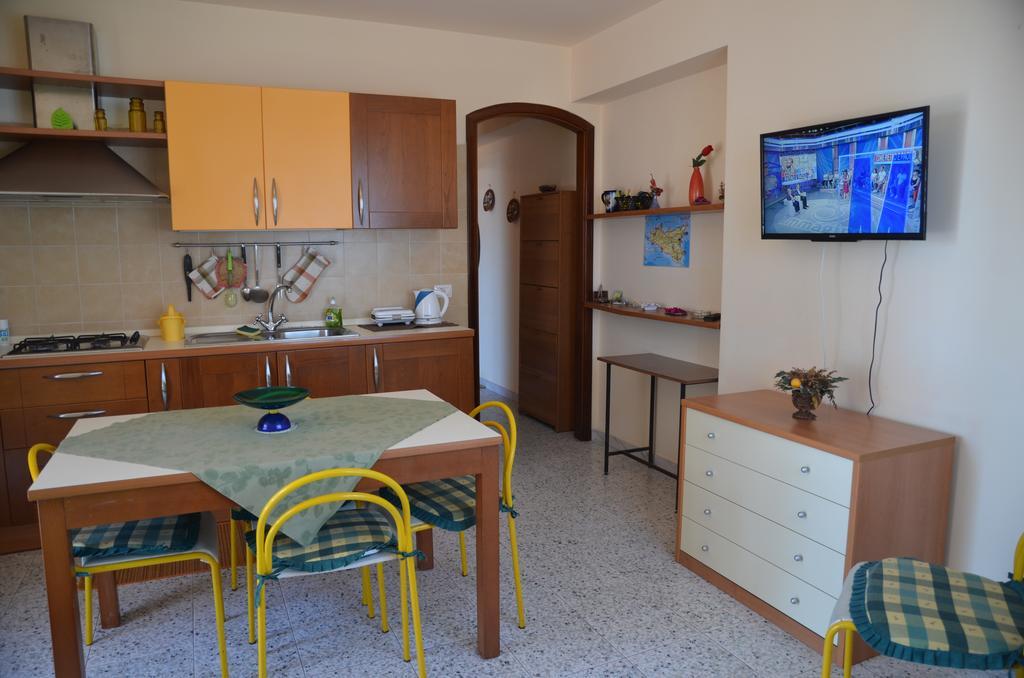Casa Susanna Fondachello  Luaran gambar