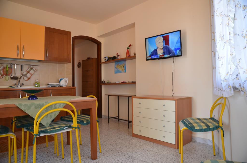 Casa Susanna Fondachello  Luaran gambar