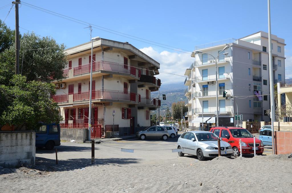 Casa Susanna Fondachello  Luaran gambar