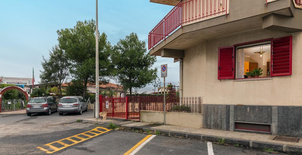 Casa Susanna Fondachello  Luaran gambar