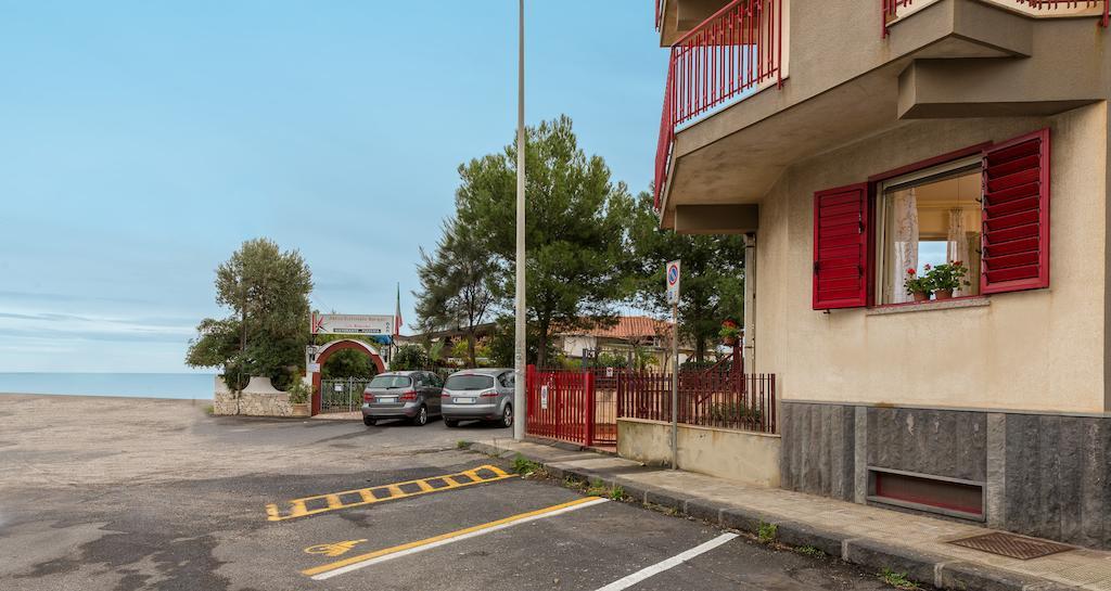 Casa Susanna Fondachello  Luaran gambar