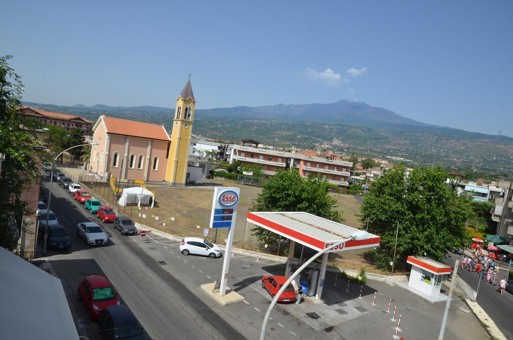 Casa Susanna Fondachello  Luaran gambar