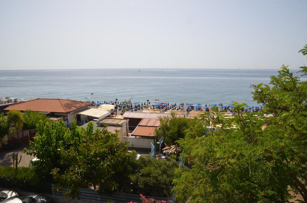 Casa Susanna Fondachello  Luaran gambar